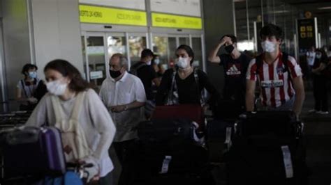 İ­s­p­a­n­y­a­,­ ­F­a­s­’­t­a­n­ ­g­e­l­e­n­ ­y­o­l­c­u­l­a­r­d­a­n­ ­k­o­r­o­n­a­v­i­r­ü­s­ ­t­e­s­t­i­ ­i­s­t­e­m­e­y­e­c­e­k­